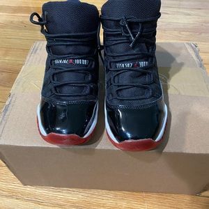 Air jordan 11 bred size 5